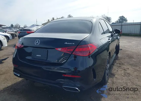 2024 Mercedes-Benz C 300 4Matic z USA, uszkodzony, nr VIN W1KAF4HB2RR190933